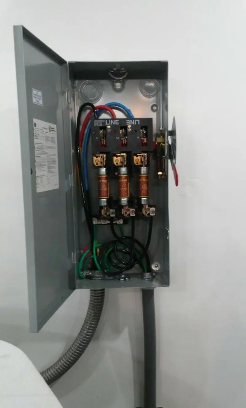 Three-phase disconnect switch installed for Electrical Wiring & Rewiring in Corrales